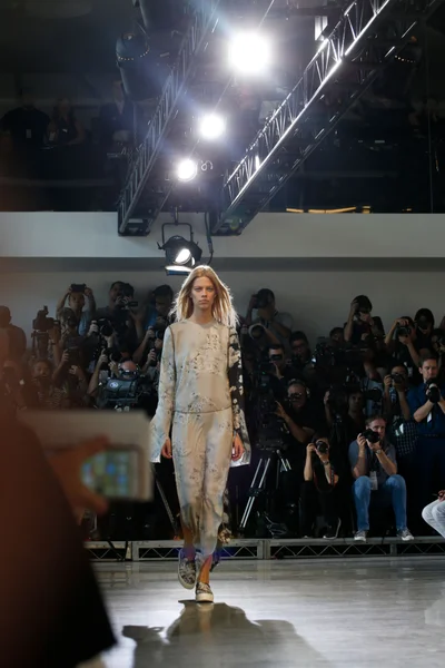 Look 8